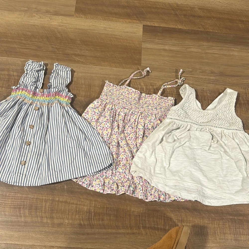 Bundle of 2, 4t, tank tops.